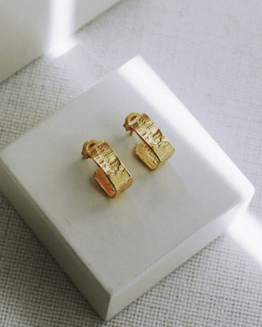 Aros rectangulares dorados Lignis Joidart