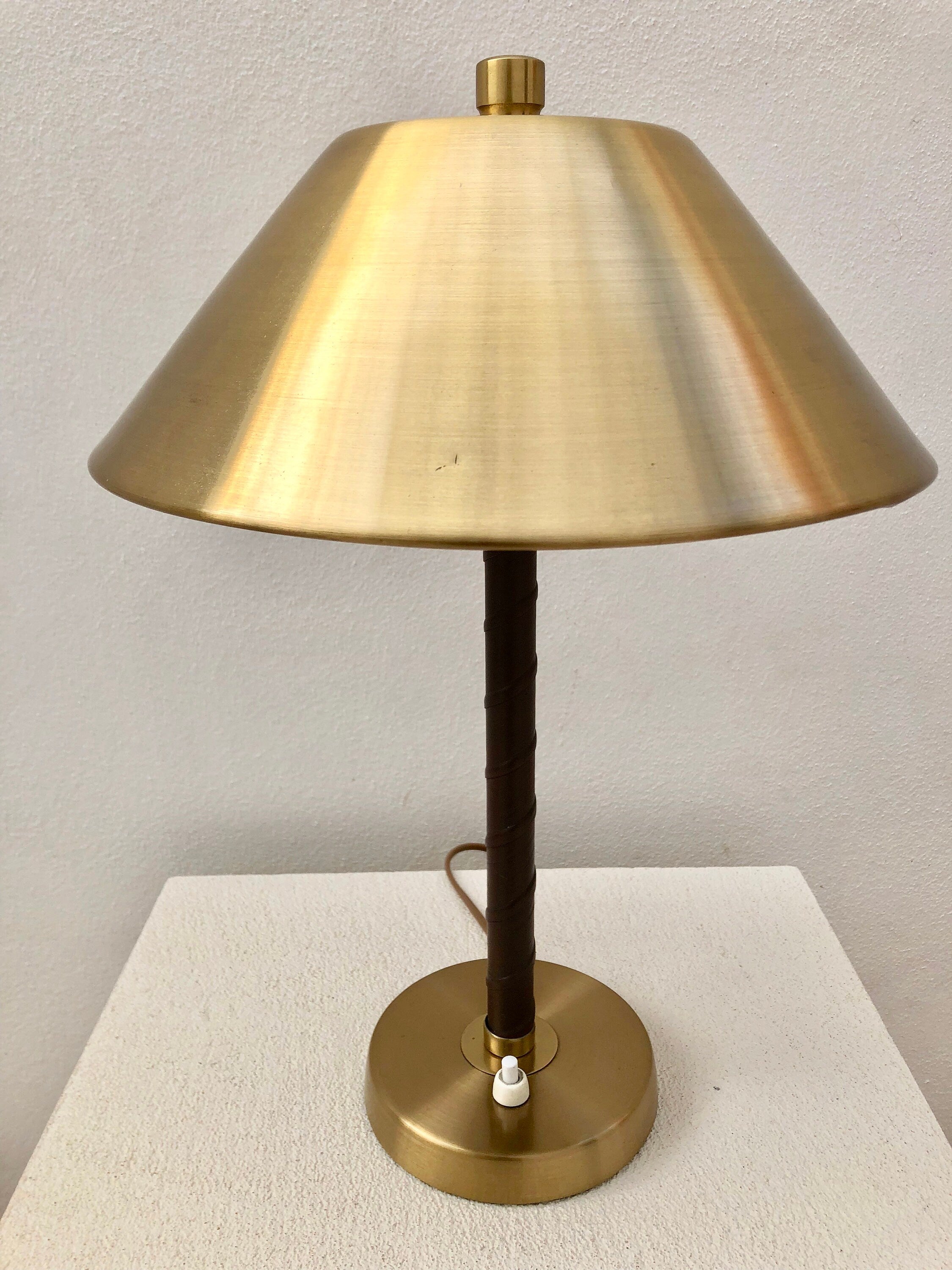 Lámpara de latón sueca de Einar Bäckstrom