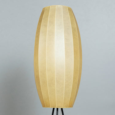 Lámpara de pie Cocoon vintage pergamino y tubo de acero