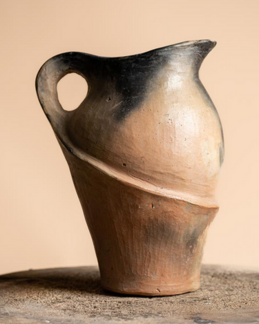 Jarrón de barro tunecino artesanal