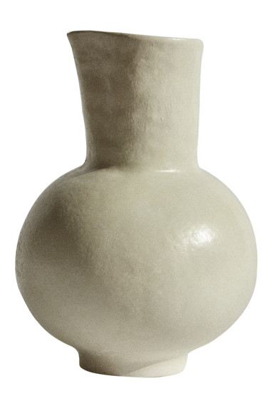 Jarrón escultórico de gres blanco mate de Marta Bonilla