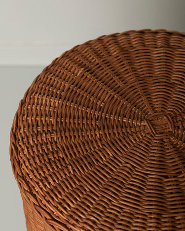 Jarrón de ratán Hampton grande en detalle