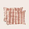 Juego de dos fundas de almohada de lino rosa terracota tie-dye de Caravane, formato rectangular