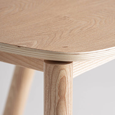 Juego de dos sillas de madera DM y madera contrachapada para comedor