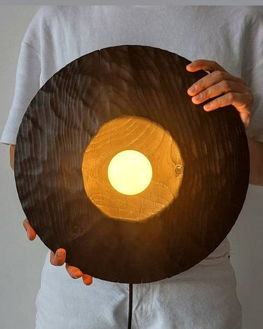 Lámpara de techo de madera tallada