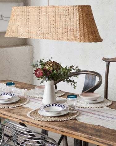 Detail of the three-light rattan pendant lamp