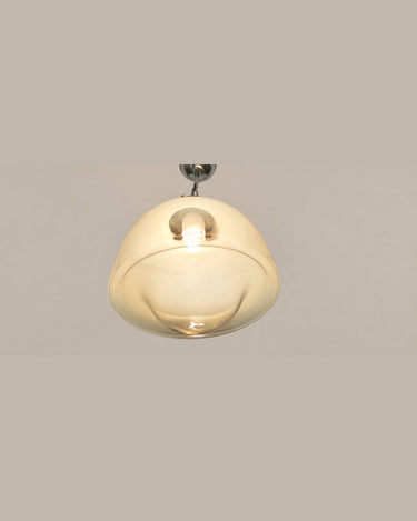 Lámpara colgante vintage de vidrio opalino — vista inferior iluminada