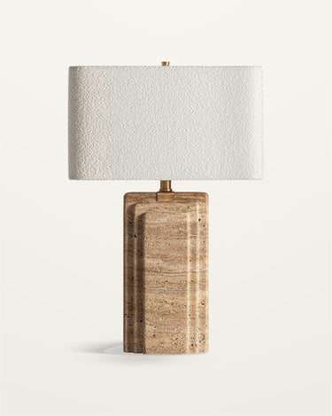 Lámpara de mesa de travertino marrón claro y hierro dorado algodón bouclé blanco roto de Vical