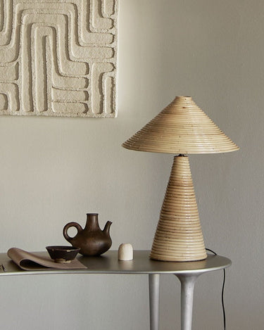 Lámpara de mesa de ratán natural de Tine K Home