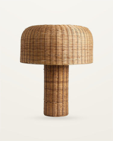 Lámpara de mesa ATUM de caña trenzada natural – Nordal