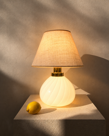 Lámpara de mesa vintage de Murano en remolino con pantalla y base de cristal iluminadas