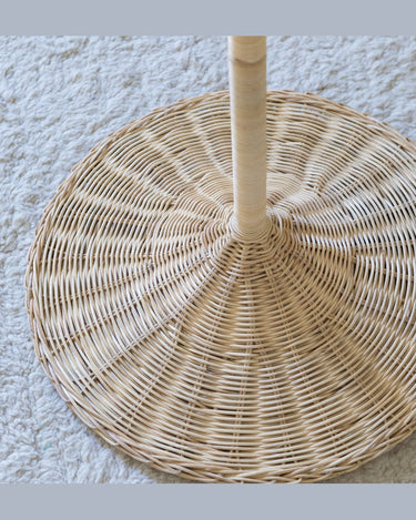 Lámpara de pie Palm de ratán natural tejido a mano, vista adicional 4