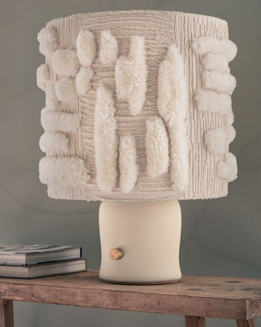 Lampara sobremesa ceramica con pantalla tufting