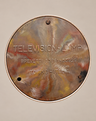 Base inferior de la lámpara con inscripción TELEVISION-LAMP, BREVETTI 53881-53929 y TORINO-ITALIA