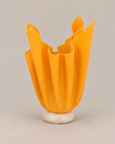 Lámpara vintage naranja centrada, vista principal