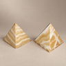 Lámparas piramidales de piedra veteada beige y blanca, conjunto apagado de Matuta Home