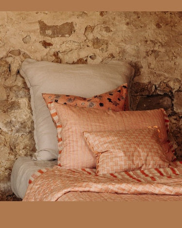 Cotton block print cushion 45 x 45 cm, Astre Goa design by Le Monde Sauvage