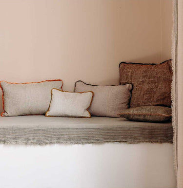 Cojín rectangular Jacquard Owaka con flecos y relleno opcional