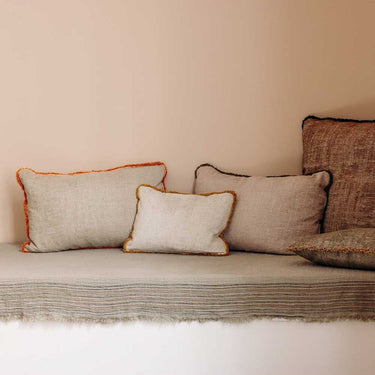 Cojín rectangular Jacquard Owaka con flecos y relleno opcional