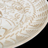 Detalle del plato llano Felipe II de gres sobre cubierta Leandro Cano