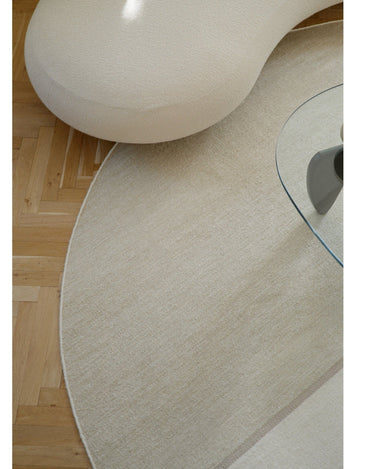 Detalle de alfombra Magnetize beige Linie Design