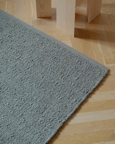 Textura orgánica de alfombra Pebbled Poem Linie Design