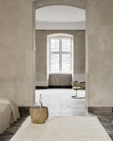 Alfombra Soft Savannah de lana blanca Linie Design en ambiente