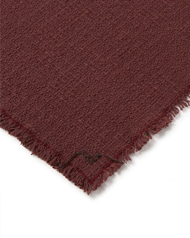 Manteles marsala combinados con vajilla artesanal