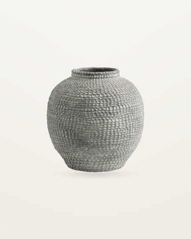Maceta cemento gris forma escultorica Nordal