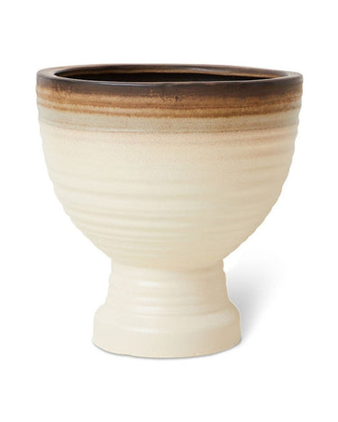 Macetero de gres vainilla con acabado mate y líneas ribeteadas