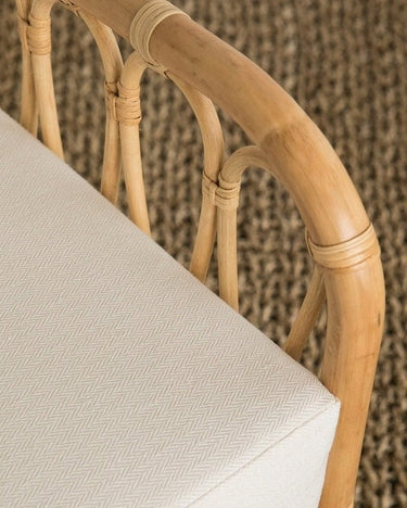 Sillón de ratán natural tejido a mano con cojín incluido