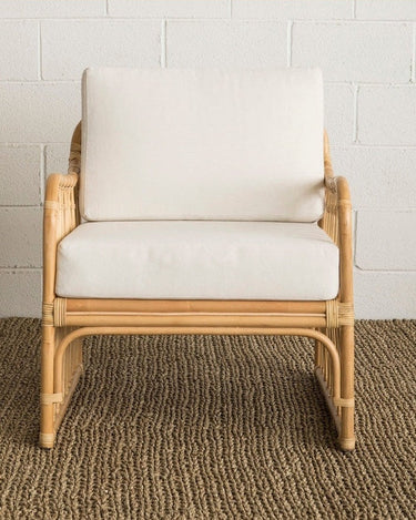 Sillón de ratán natural tejido a mano con cojín incluido