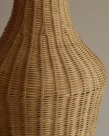 https://professional.mahehomeware.com/wp-content/uploads/2026/01/mahehomeware-rattan-vase-floor-lamp-celia-5.jpg