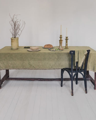 Mantel Matrijana Pesto de algodón en mesa mediterránea
