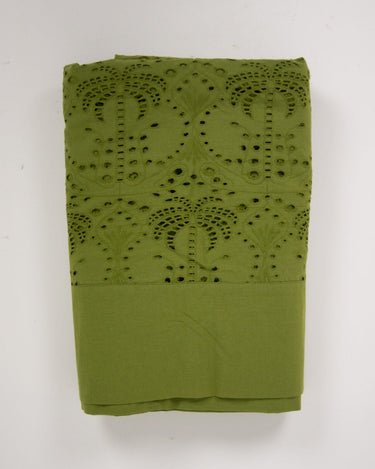 Green openwork tablecloth, 150 x 300 cm