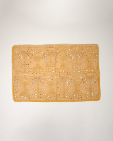 Mantel individual Brisa amarillo de algodón calado