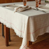 Mantel natural con rama roja de 140 × 260 cm