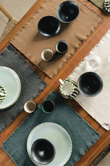Set de dos manteles individuales de algodón verde pato de 38 × 50 cm