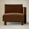 Sofá chaise longue Dase derecho de terciopelo marrón en Matuta Home - imagen 1