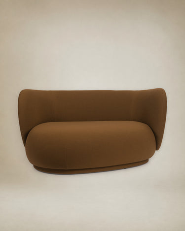 Sofá curvo Rico izquierdo verde de diseño en Matuta Home - imagen 3