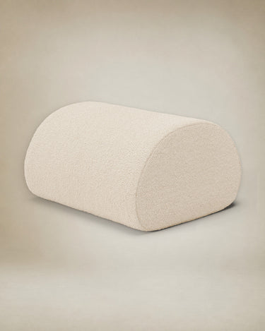 Puf Rouli de bouclé blanco roto en Matuta Home - imagen 1