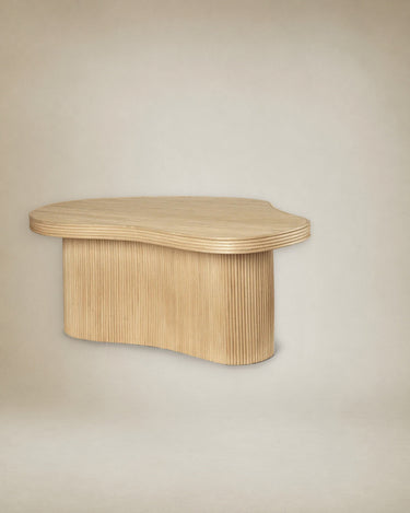 Detalle de mesa de centro de ratán