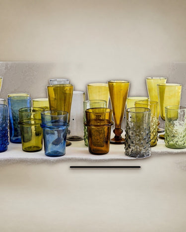 Vasos transparentes de vidrio soplado para mesa