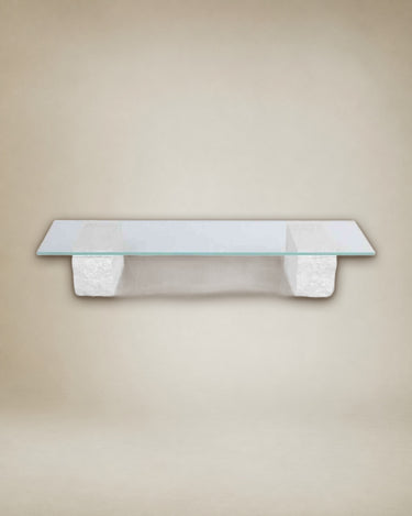Mesa de centro minimalista en ambiente