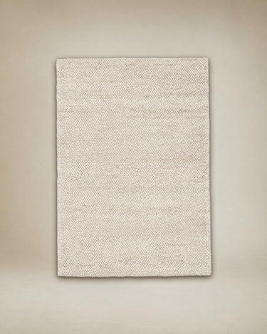 Detalle de alfombra Arctic gris claro Linie Design