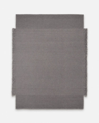 Alfombra de lana gris con camino silencioso en contraste de pelo Silent Path Linie Design