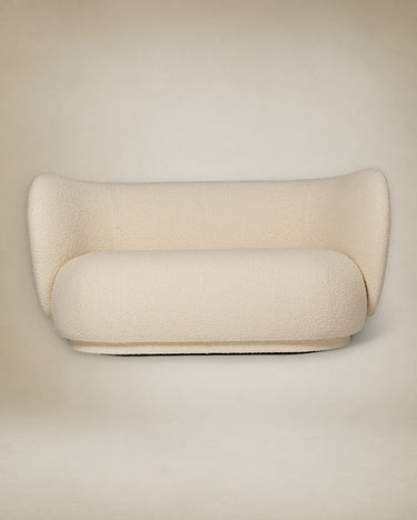 Sofá 2 plazas blanco roto bouclé  RIco
