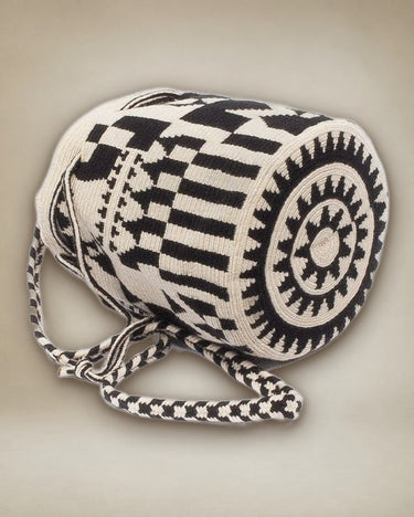 Detalle de bolso wayuu colombiano