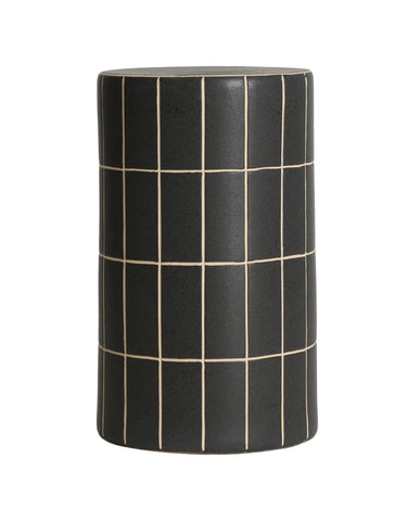 Mesa auxiliar alta de cerámica negra mate de Kodu Home Design
