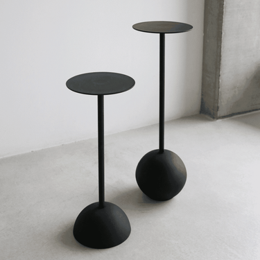 Mesa auxiliar baja de aluminio negro: comparación de dos alturas de mesas negras